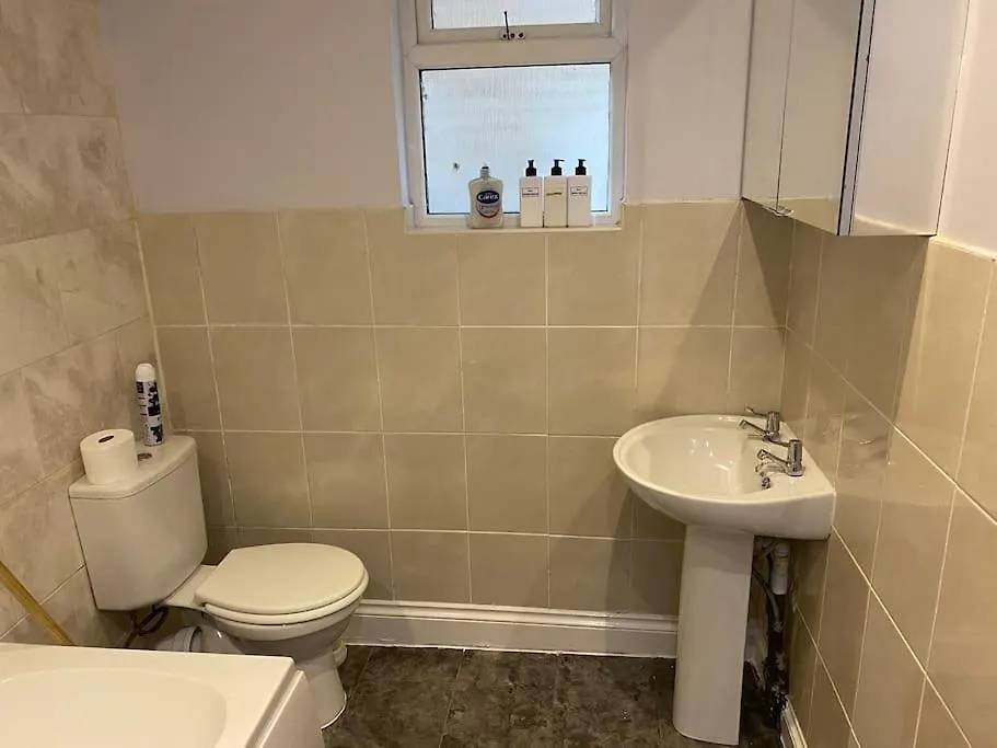 Lejlighed Spacious 2 Bedroom Flat London