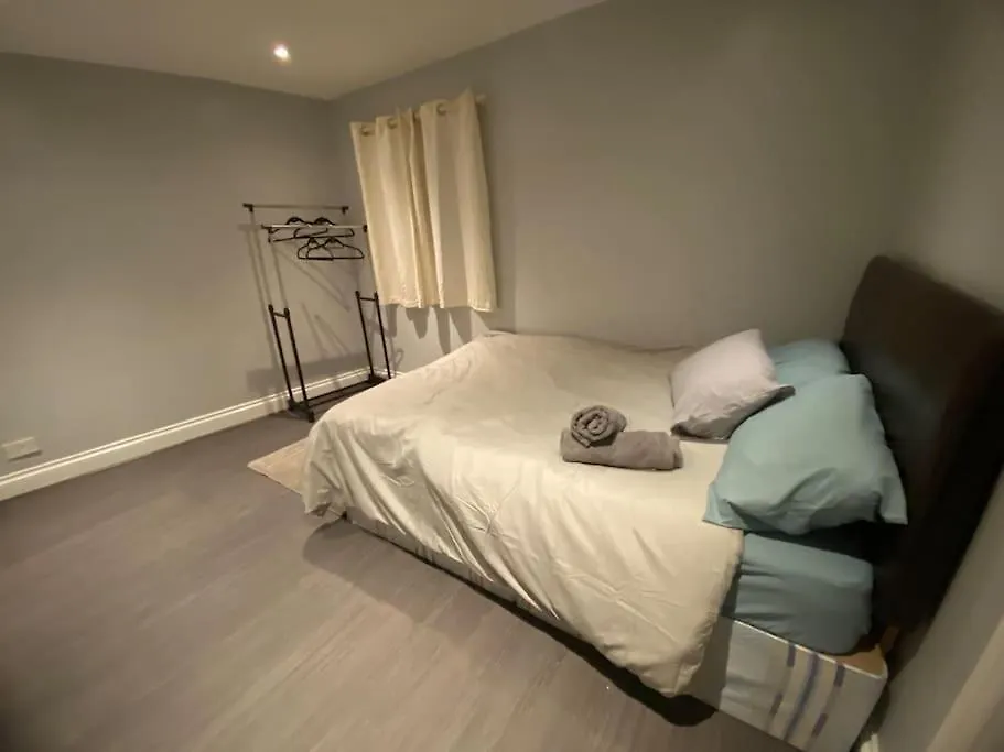 Spacious 2 Bedroom Flat London